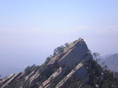 images/CIM/2010/agullescumbre.jpg